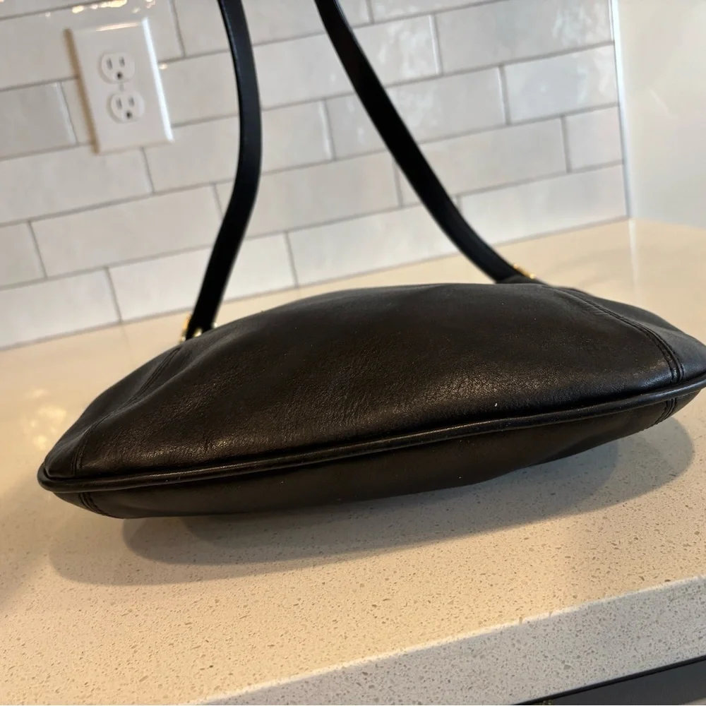 Coach 90s Vintage Court Leather Crossbody 9204 Bag Purse Black Zip Close
